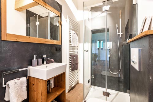 Ferienwohnung Seeheimat | Modernes Badezimmer mit Dusche