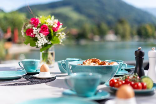 Ferienwohnung Seeheimat | Frühstück auf der Terrasse direkt am Schliersee